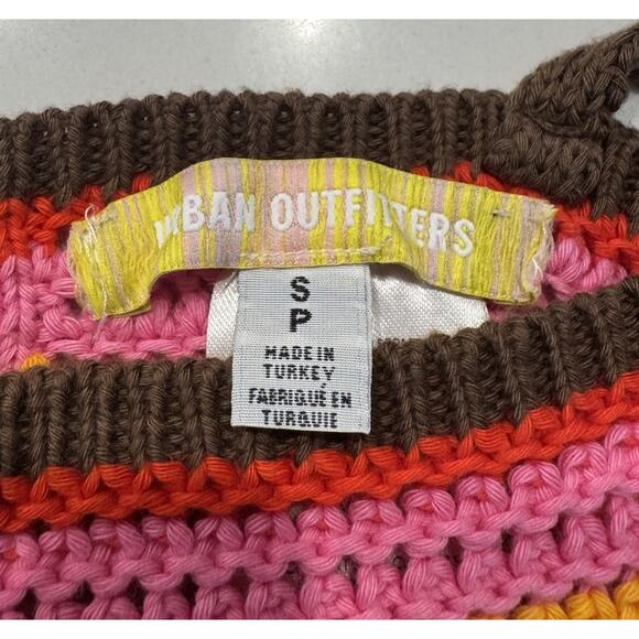 Urban Outfitters Crochet Crop Top Women’s Size Small Colorful Handkerchief Hem - Picture 8 of 10